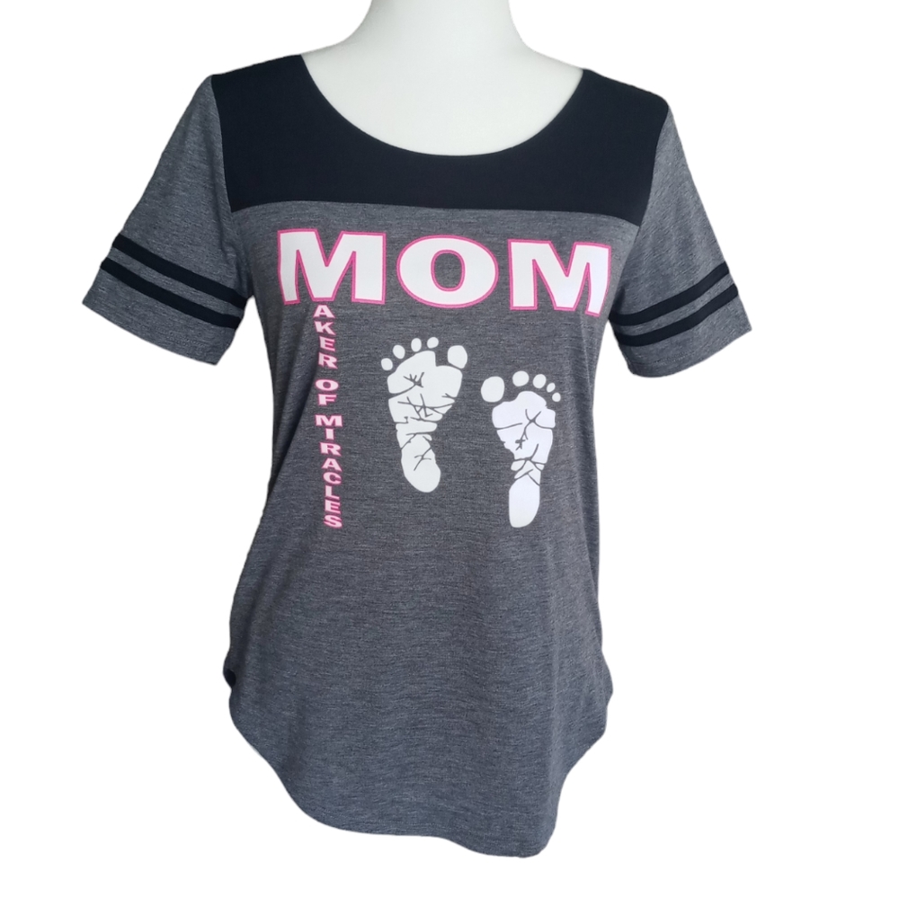 🌻2 LEFT🌻 MOM Maker Of Miracles Graphic Tee Shirt Size XS